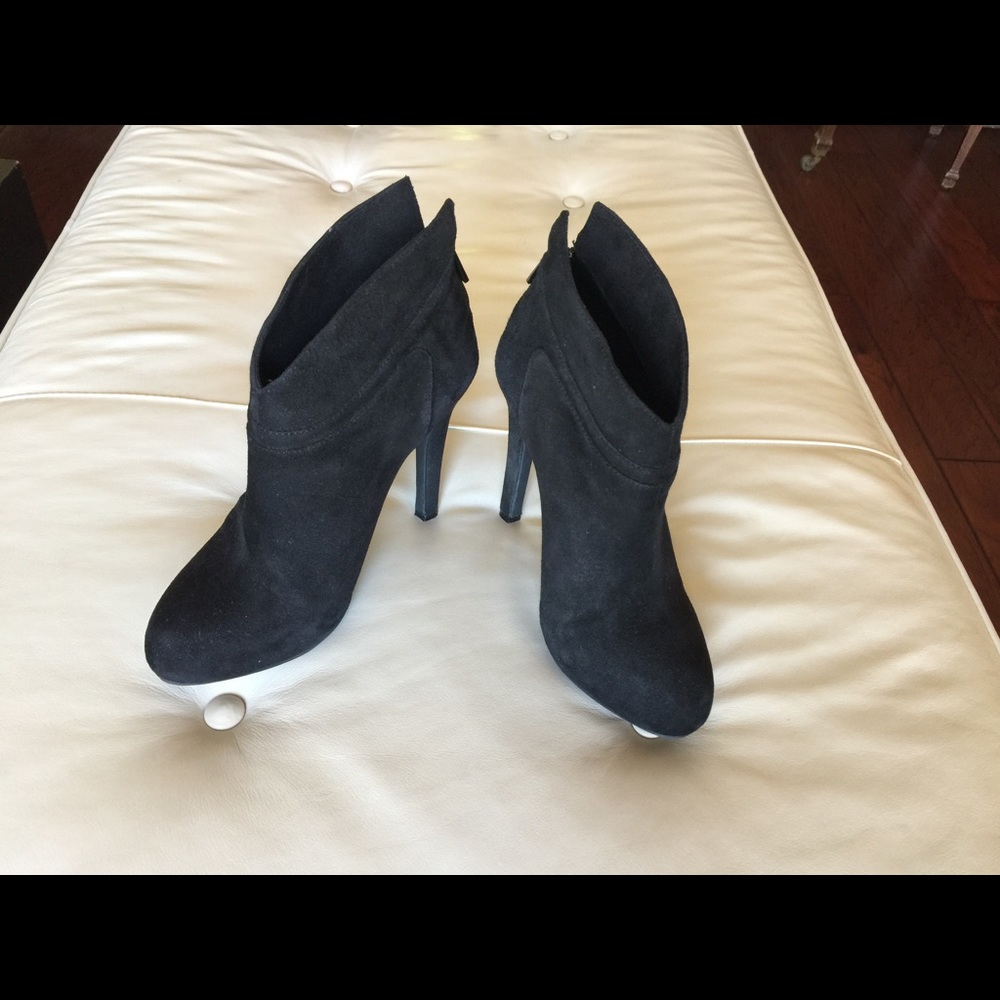 Jessica Simpson Aggie Zip Booties